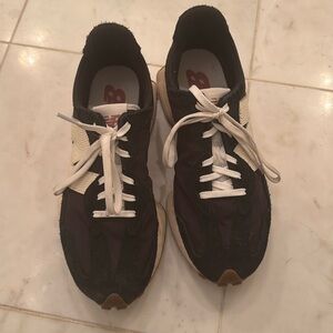 New Balance 327